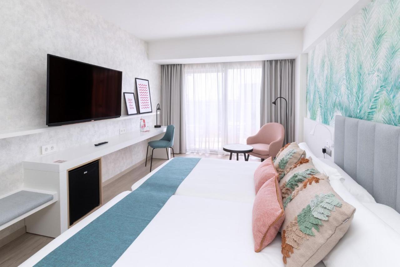Cristina By Tigotan Palmas Hotel